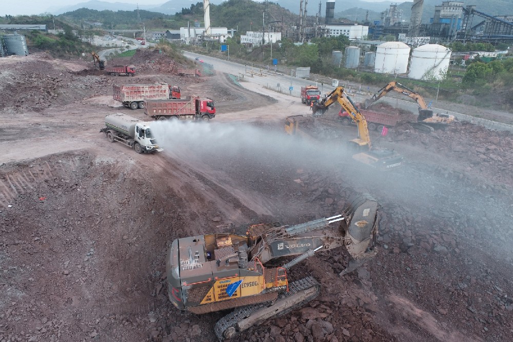 不停工、不斷檔，假期建設(shè)忙！